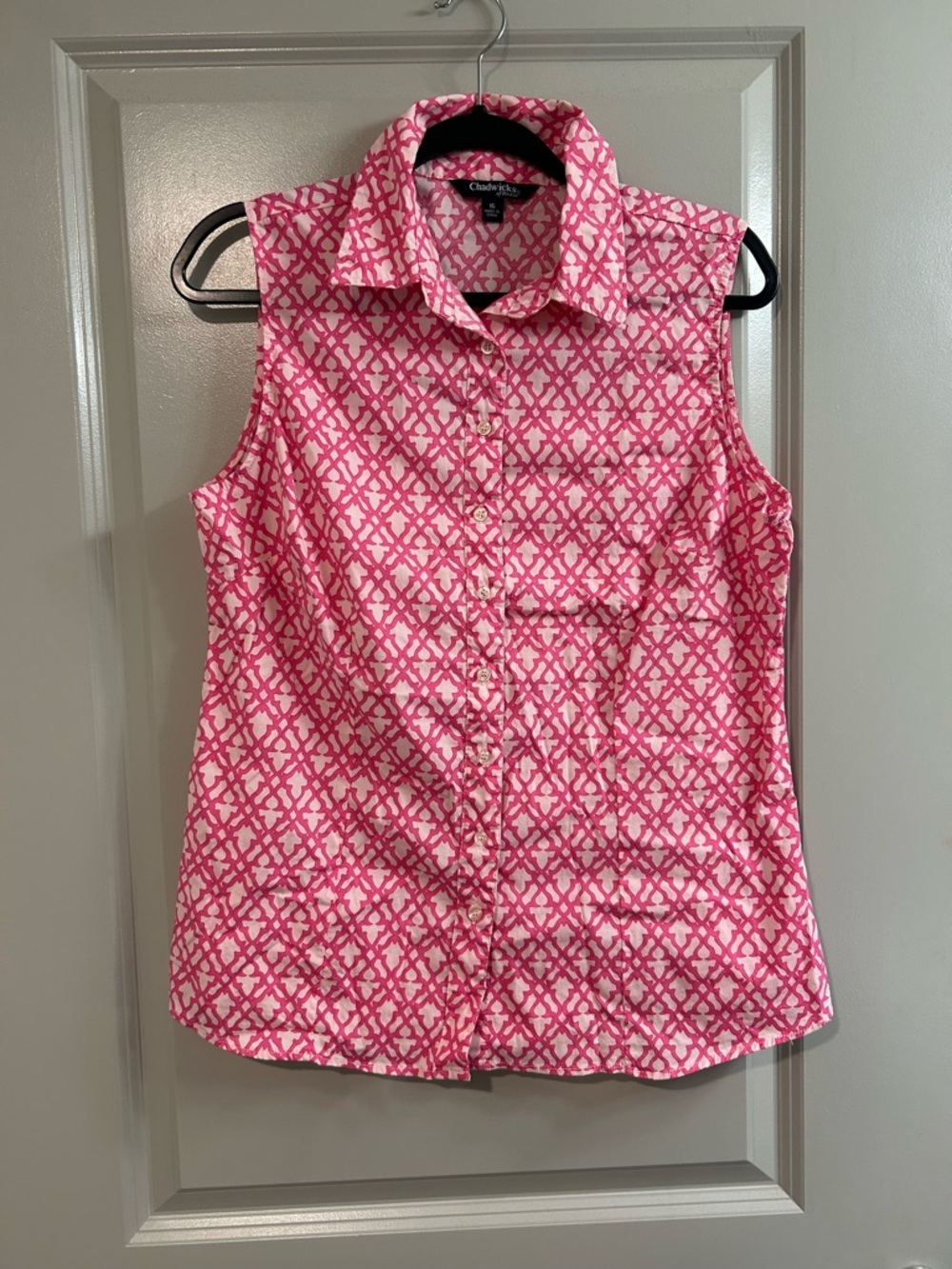 Chadwicks Pink & White Sleeveless Button-Down Shirt